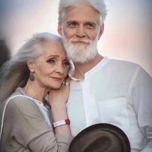 中年两口子高潮呻吟声
